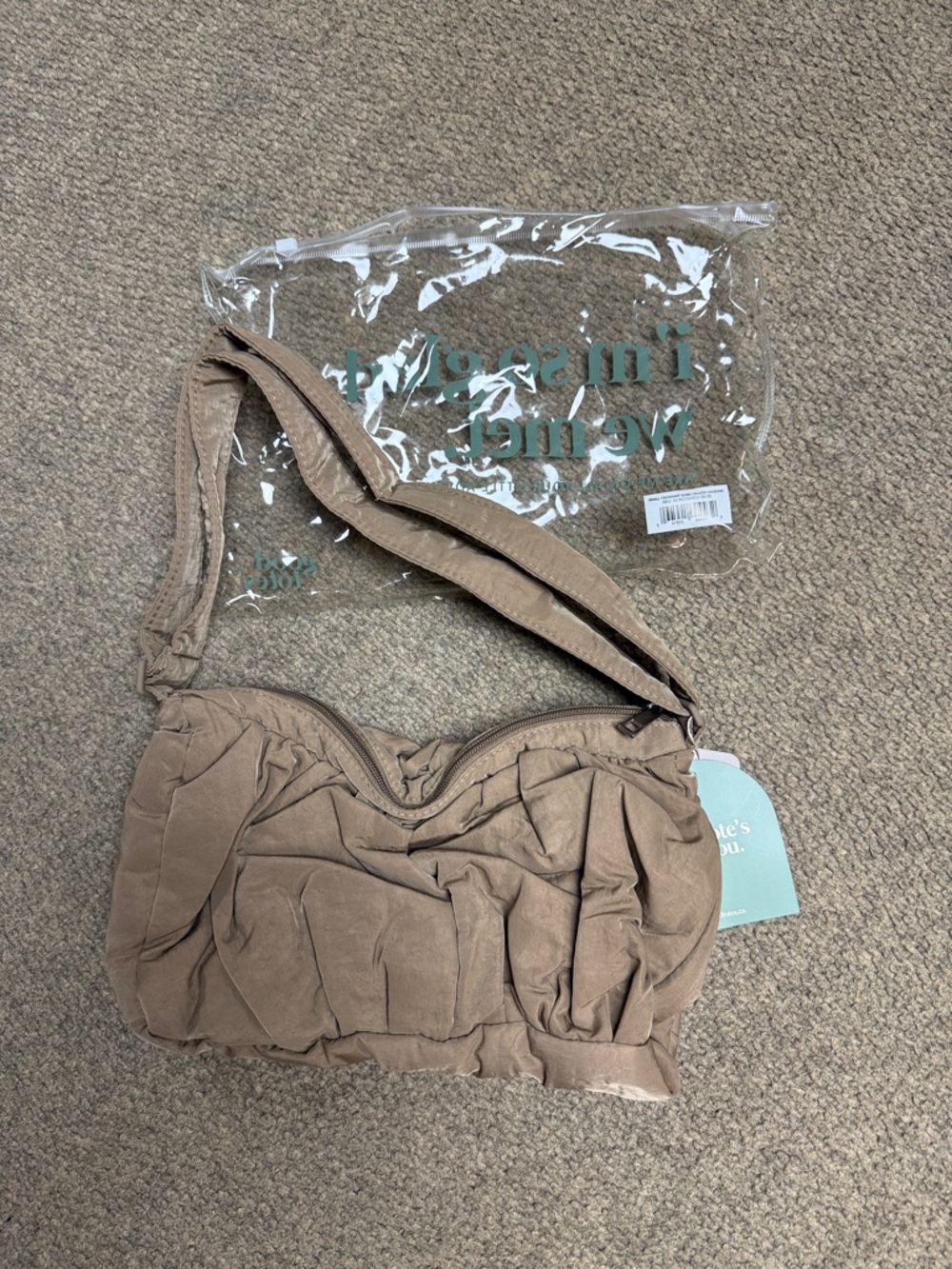 BNWT Good Totes Small Croissant Sling Bag - Picture 4 of 6